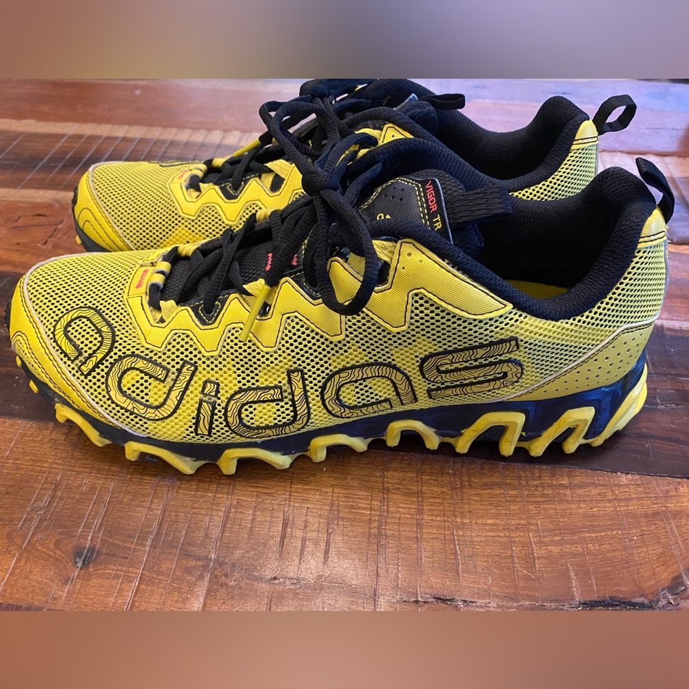 Adidas Athletic shoes bright yellow. excellent condition